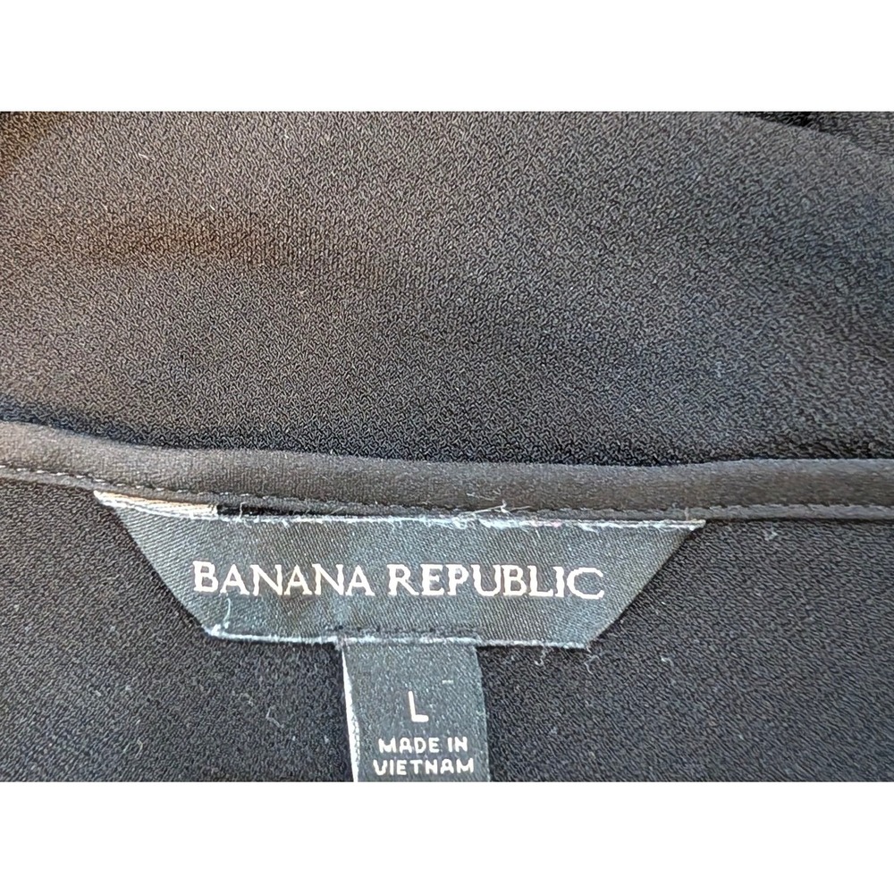 Banana Republic Black Split V-Neck Satin Trim Crepe Top Large Womens Top - Picture 10 of 10